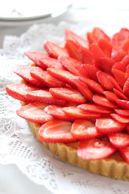 Crostata di fragole e crema al limone