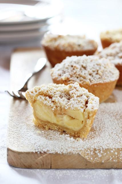 Apple crumble pie