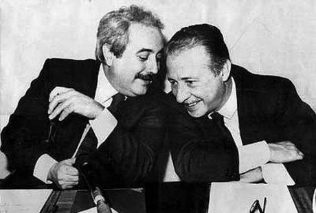 Il sangue innocente si lava solo con le mani pulite. Ricordando Giovanni Falcone