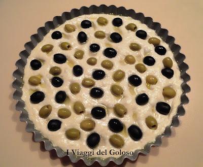 FOCACCIA GENOVESE CON LE OLIVE