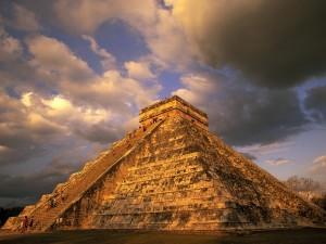 Piramide Maya: fascio di luce invisibile, preludio al 21 Dicembre 2012 o  coincidenza?