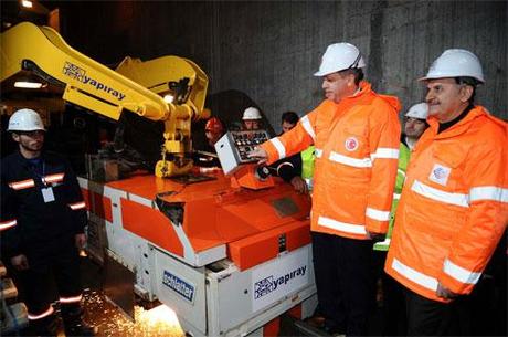 DOĞU’NUN DÜNYAYI DEĞİŞTİRECEK HIZLI TRENİ