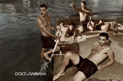 'Uomini normali' nella campagna p/e 2012 Dolce & Gabbana 2012.