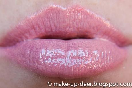 How to use... Mac Shore Leave lip pencil