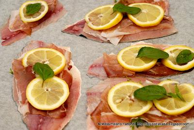 Il pesce: Filetti di leccia stella con speck, limone e menta bergamotto - Mentha citrata