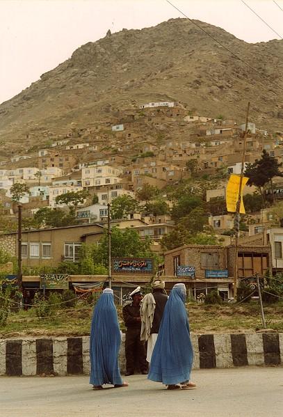 Barbara Walters e le grandi donne di Kabul che camminano 5 passi dietro ai mariti…