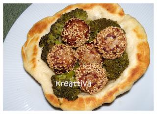 Cestino di polpettine al sesamo e broccoli