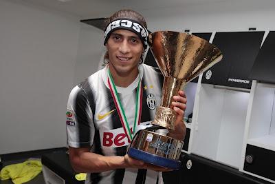 La Juventus riscatta Caceres, l'uruguaiano sarà bianconero fino al 2016