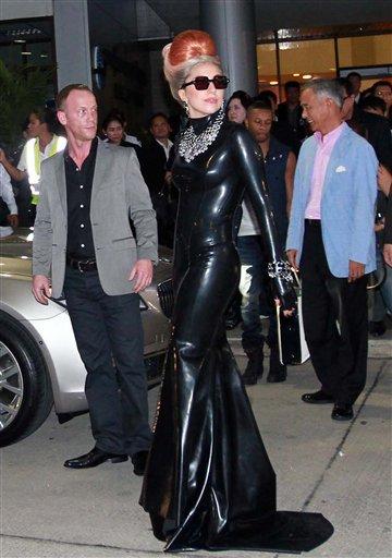 Lady Gaga “satanica”. Annullato il concerto di Giacarta, su pressione dei gruppi islamici. 52mila fans delusi