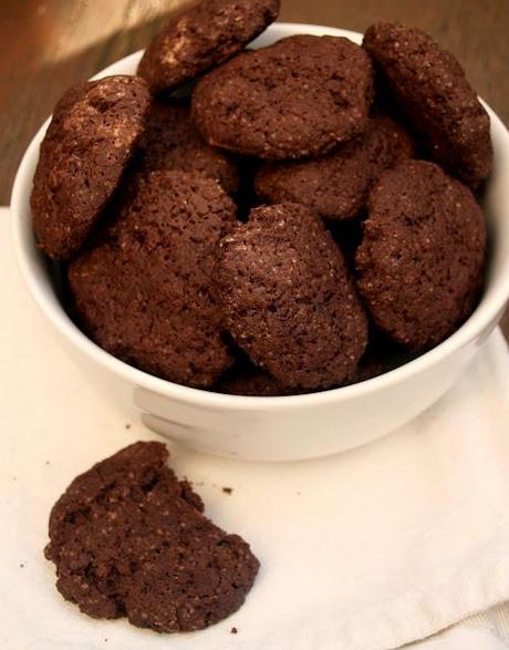 BISCOTTI CROCCANTI AL CIOCCOLATO