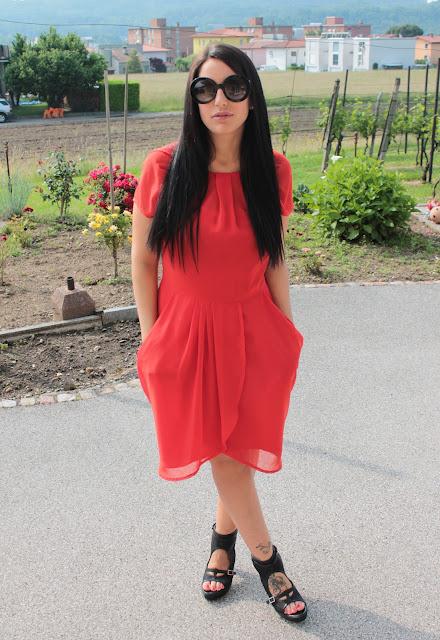 Outfit: Un baptême en rouge