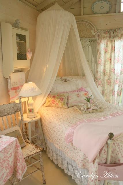 Shabby Chic decor  Pink & Cream