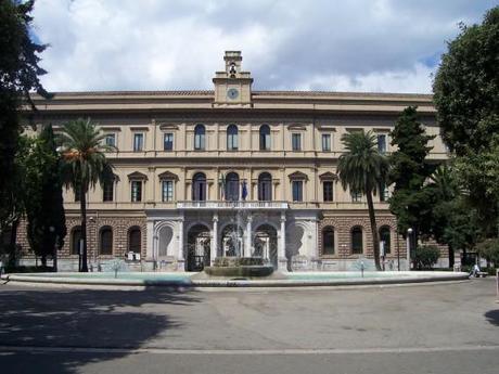 Bari: allarme bomba all'Università. Evacuate tutte le sedi tra cui il Politecnico 