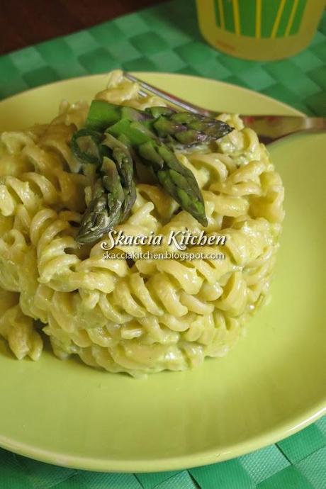 Pasta con Salsa agli Asparagi