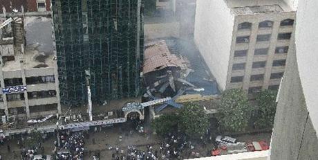 Enorme deflagrazione in centro a Nairobi, 28 feriti. Un attentato?