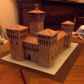 Un papermodel per una buona causa