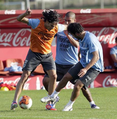 FOTO-Gargano e Cavani si divertono nell’allenamento dell’Uruguay!