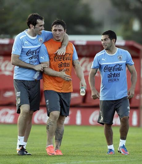 FOTO-Gargano e Cavani si divertono nell’allenamento dell’Uruguay!