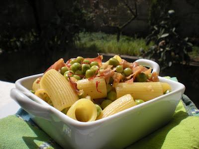 Rigatoni Speck e Piselli con pistilli di Zafferano