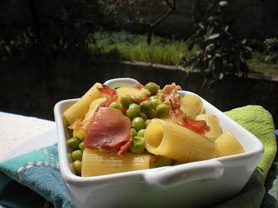 Rigatoni Speck e Piselli con pistilli di Zafferano