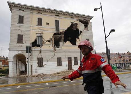 Il terremoto in Emilia e la rabbia degli italiani