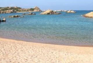 Sardegna: acquistati da un imprenditore una parte dell'isola di Santo Stefano, alla Maddalena: costo 90mila euro, nessuna possibilità di costruire
