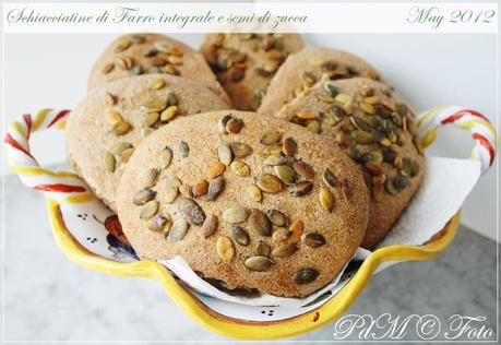 Schiacciatine di Farro integrale e semi di zucca