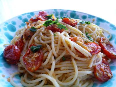 SPAGHETTI con POMODORINI gratinati