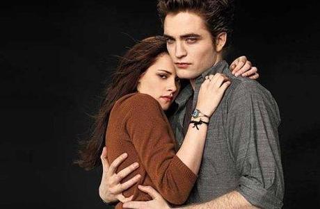 Robert Pattinson e Kristen Stewart in Breaking Dawn: confermata Mackenzie Foy, arriva il copione