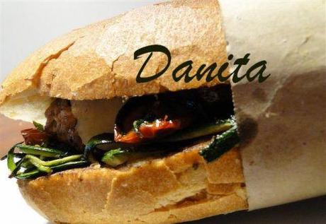 Panino bomba!! Della serie: non ci facciamo mancare nulla neanche in un panino!!