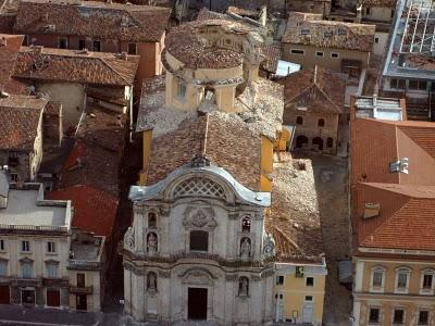 L'UNICA VERA NOTIZIA A L'AQUILA è CHE LE MACERIE RESTERANNO  ANCORA PER DIECI ANNI