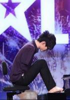 Got Talent China: vince Liu Wei il pianista senza braccia!!