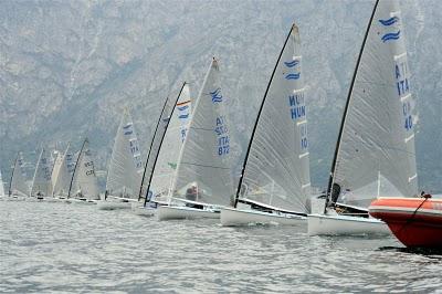 Vela - L’austriaco Florian Raudaschl si aggiudica l’International Finn Cup di Malcesine