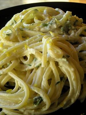 Linguine con Salsa di Ricotta ed Erbe aromatiche