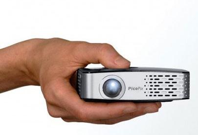 Amati odiati videoproiettori: Philips PICOPIX si porta in tasca
