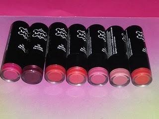 Swatch Round Lipstick NYX