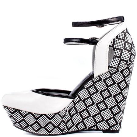 Jessica Simpson Shoes? Yes, shoes!