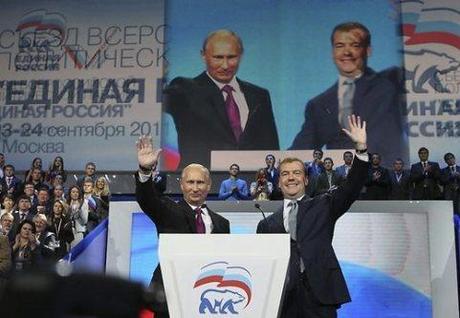 RUSSIA: Dopo quattro anni di tandem, dove andranno Putin e Medvedev?