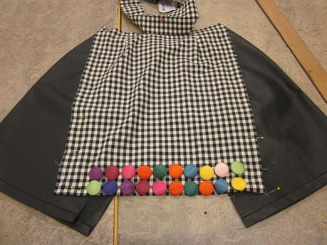 Fashion DIY: Gonna Moschino con inserti in pelle