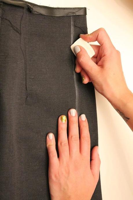 Fashion DIY: Gonna Moschino con inserti in pelle