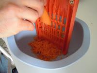 Sformatino soffice di carote e pistacchi con salsa di fragole