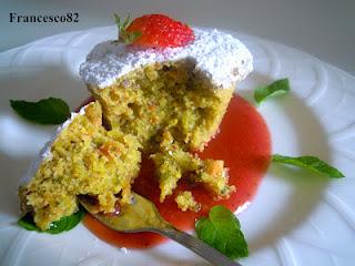 Sformatino soffice di carote e pistacchi con salsa di fragole