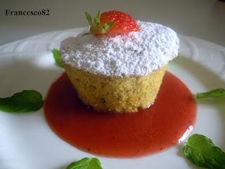 Sformatino soffice di carote e pistacchi con salsa di fragole