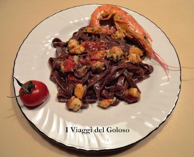 TAGLIATELLE AL CACAO CON GAMBERONI E MAZZANCOLLE