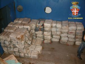 Operazione Magna Charta: 30 arresti e 6000 chili di cocaina sequestrati (Guarda il video)