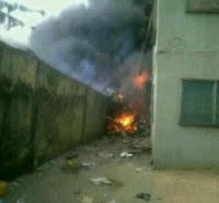 Nigeria aereo cade su un edificio a Lagos, tra i 153 a bordo nessun superstite