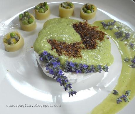 CALAMARATA DI PISELLI CON SPUMA DEI LORO BACCELLI AL PROFUMO DI LAVANDA