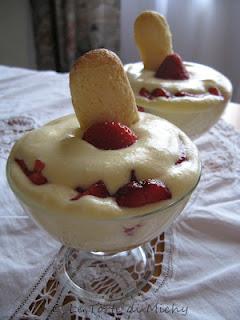 Tiramisù alle fragole in coppa