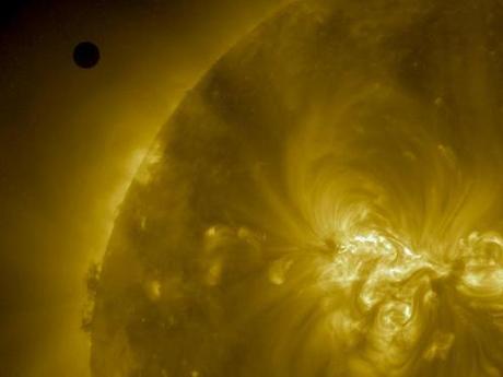 Le immagini più belle del transito di Venere sul disco solare del 5-6 giugno 2012