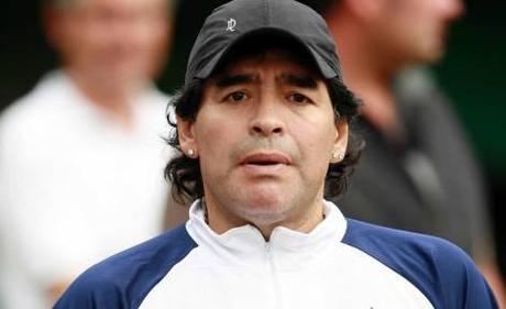 Maradona: “Mi perseguitano,ho l’azzurro nel cuore,voglio tornare a Napoli per…”